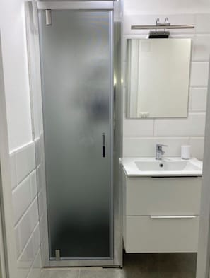 Bathroom - Just a short walk from the subway and near the historic center of Naples (Napoli)