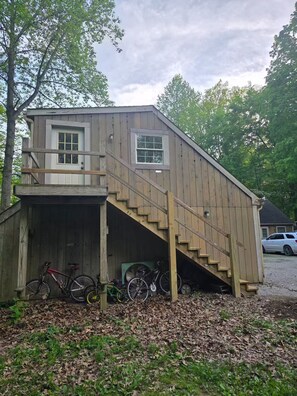 Exterior - Backwoods Studio: 11.6ac Forest (Noblesville)