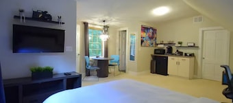 Backwoods Studio: 11.6ac Forest