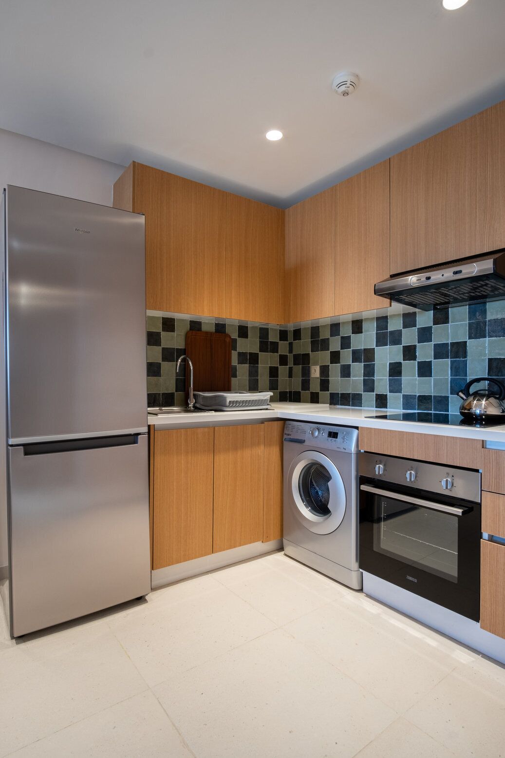 Apartamento superior, 2 habitaciones | Cocina privada | Frigorífico, horno y utensilios de cocina