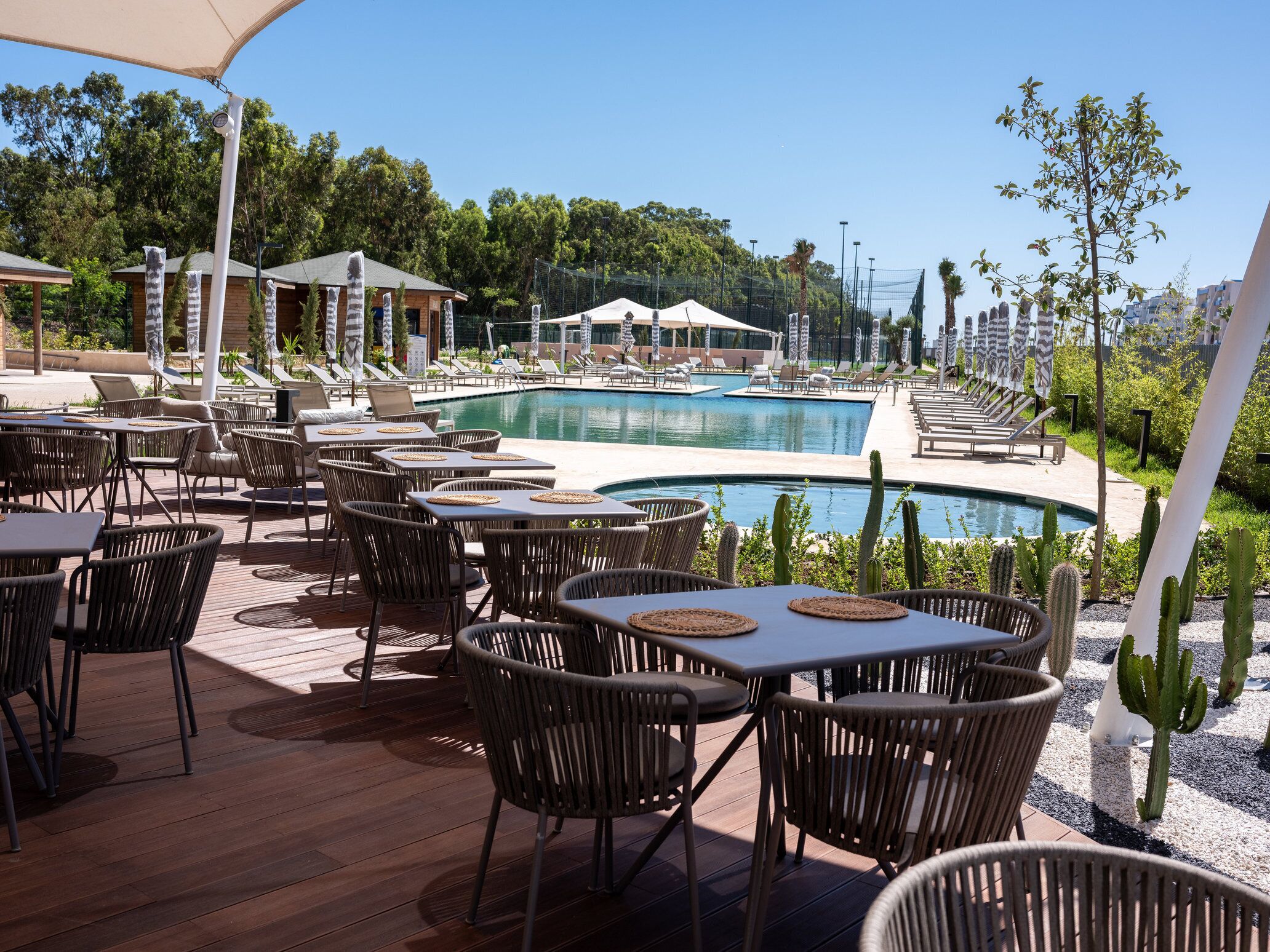 2 piscinas al aire libre