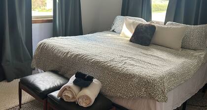 Base Camp, 3-bedroom house, sleeps 7 in charming Thomas WV