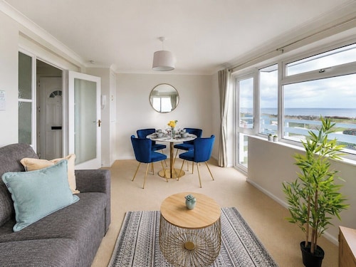 Amazing Sea View near the Beach with Free Parking