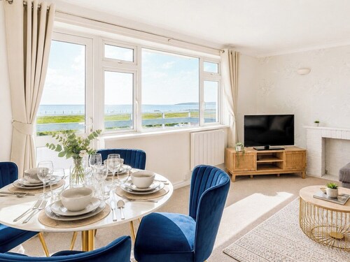 Amazing SeaView Opposite the Beach w/ Free Parking
