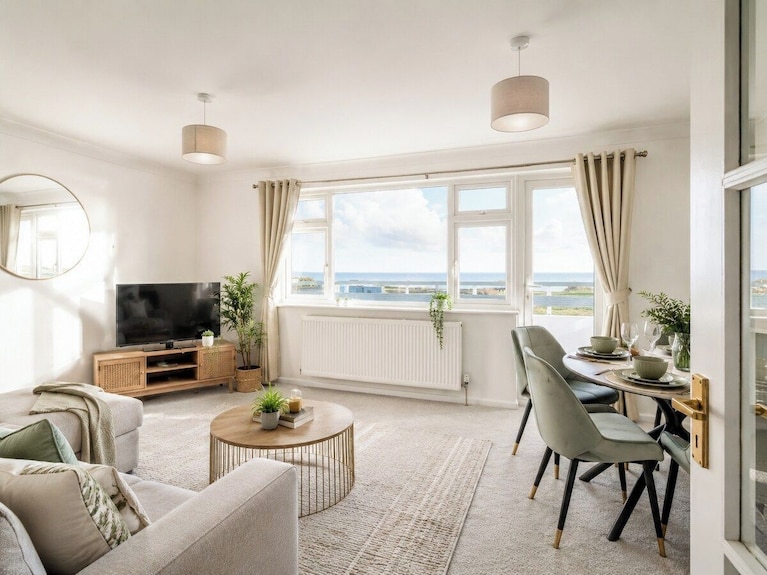 Sea View Apartment Opposite The Beach Free Parking - Southbourne