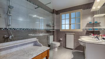Een douche, een haardroger