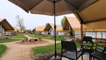 House | Outdoor dining