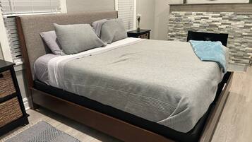 3 bedrooms, desk, iron/ironing board, free WiFi