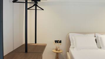 Iron/ironing board, internet, bed sheets