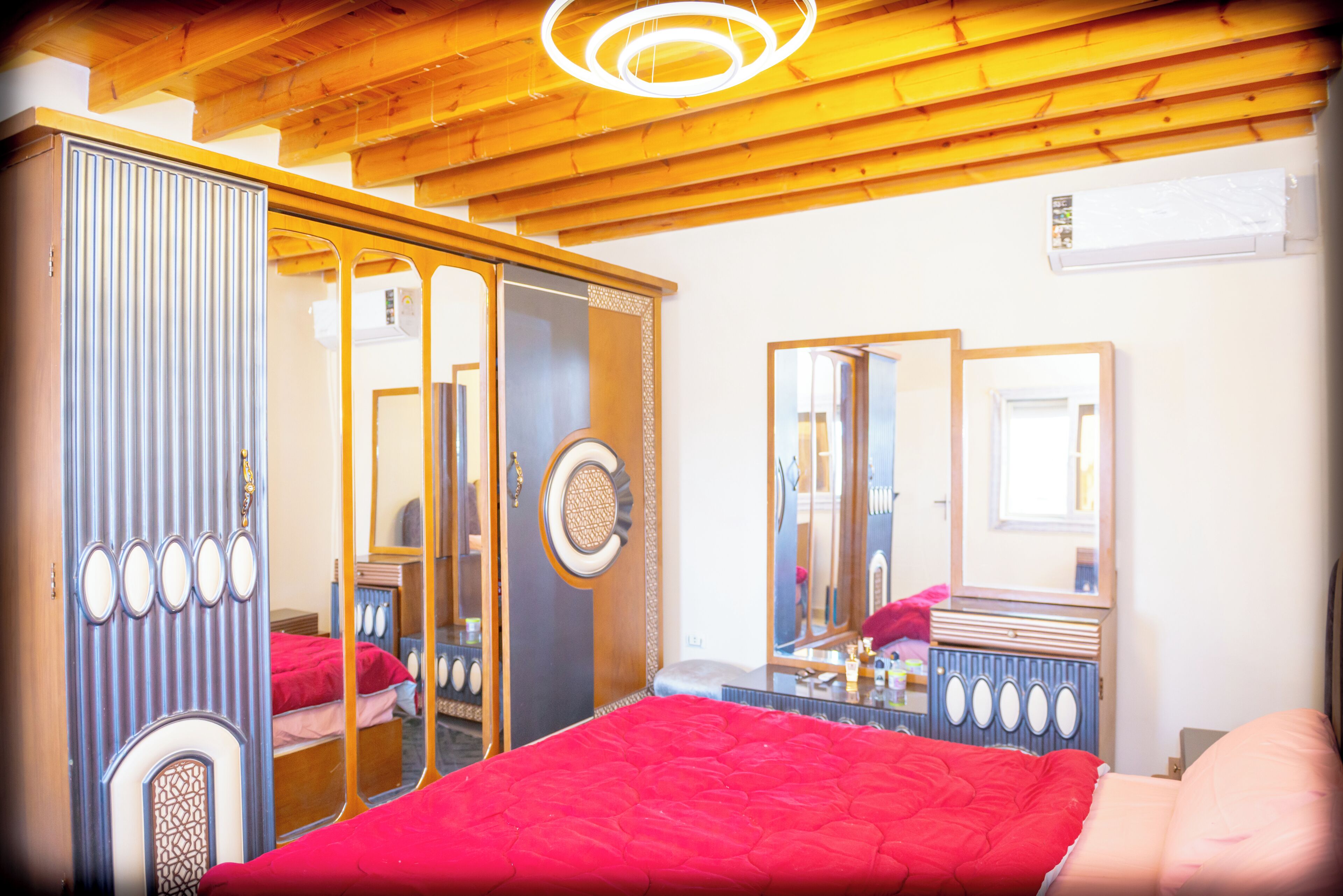 2 bedrooms, WiFi, bed sheets, wheelchair access