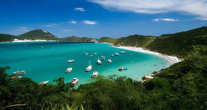 Beachfront Penthouse at Praia dos Anjos with Private Pool and Barbecue Grill