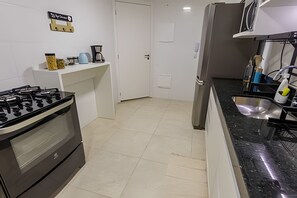 Fridge, microwave, oven, coffee/tea maker