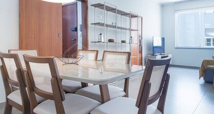 3-bedroom apartment between Copacabana and Ipanema • 5 minutes from the beach • 700MB Wi-Fi