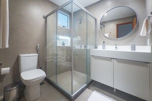Hair dryer - 3-bedroom apartment between Copacabana and Ipanema • 5 minutes from the beach • 700MB Wi-Fi (Rio de Janeiro)