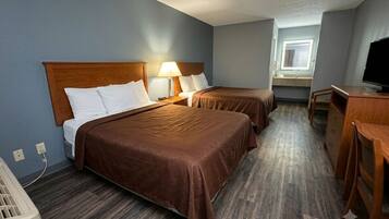 Double Room | Desk, laptop workspace, free WiFi