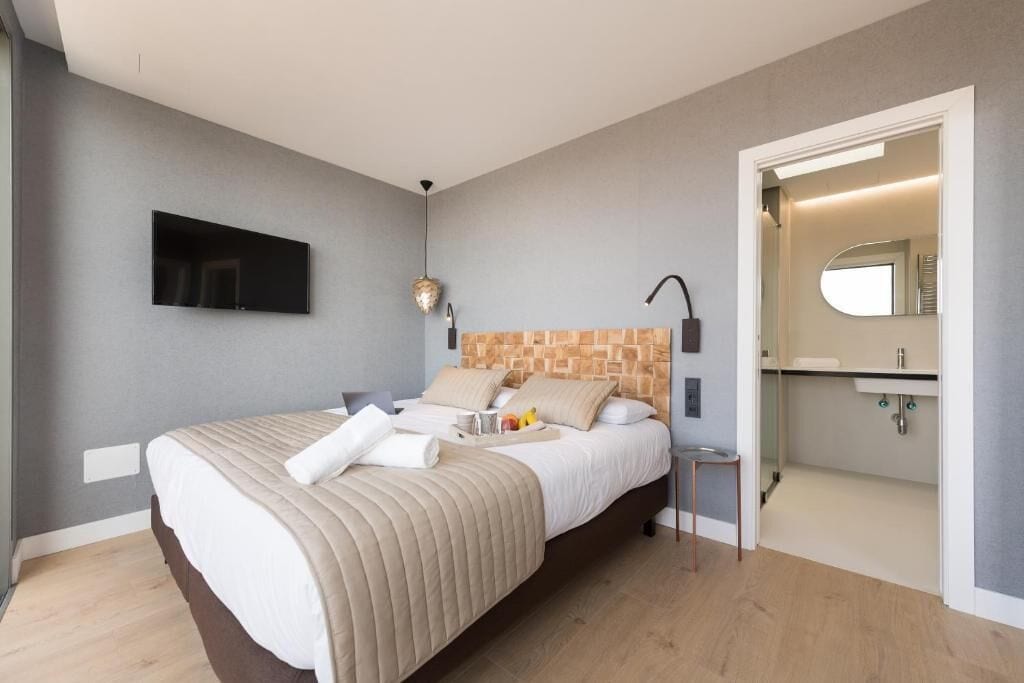 Penthouse, balkon, uitzicht op zee | Een kluis op de kamer, gratis wifi, rolstoeltoegankelijk