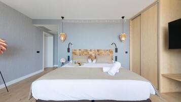 Penthouse, balkon, uitzicht op zee | Een kluis op de kamer, gratis wifi, rolstoeltoegankelijk