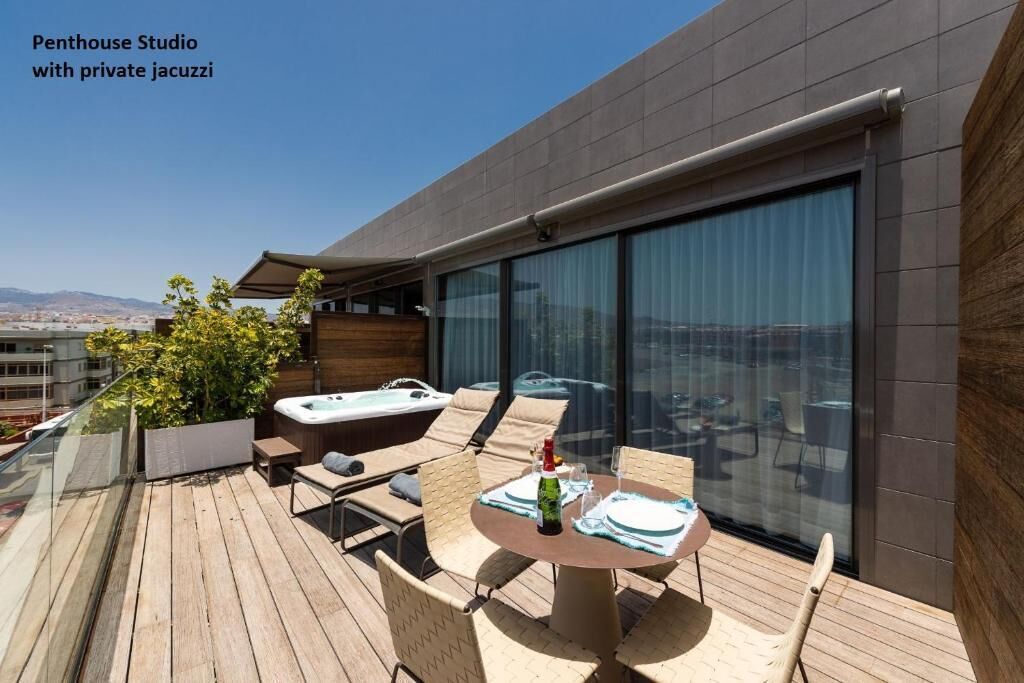 Penthouse, balkon, uitzicht op zee | Buiten dineren