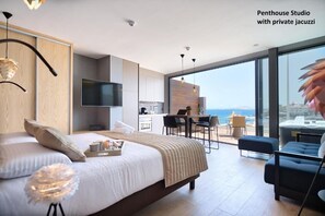 Penthouse, balkon, uitzicht op zee | Een kluis op de kamer, gratis wifi, rolstoeltoegankelijk