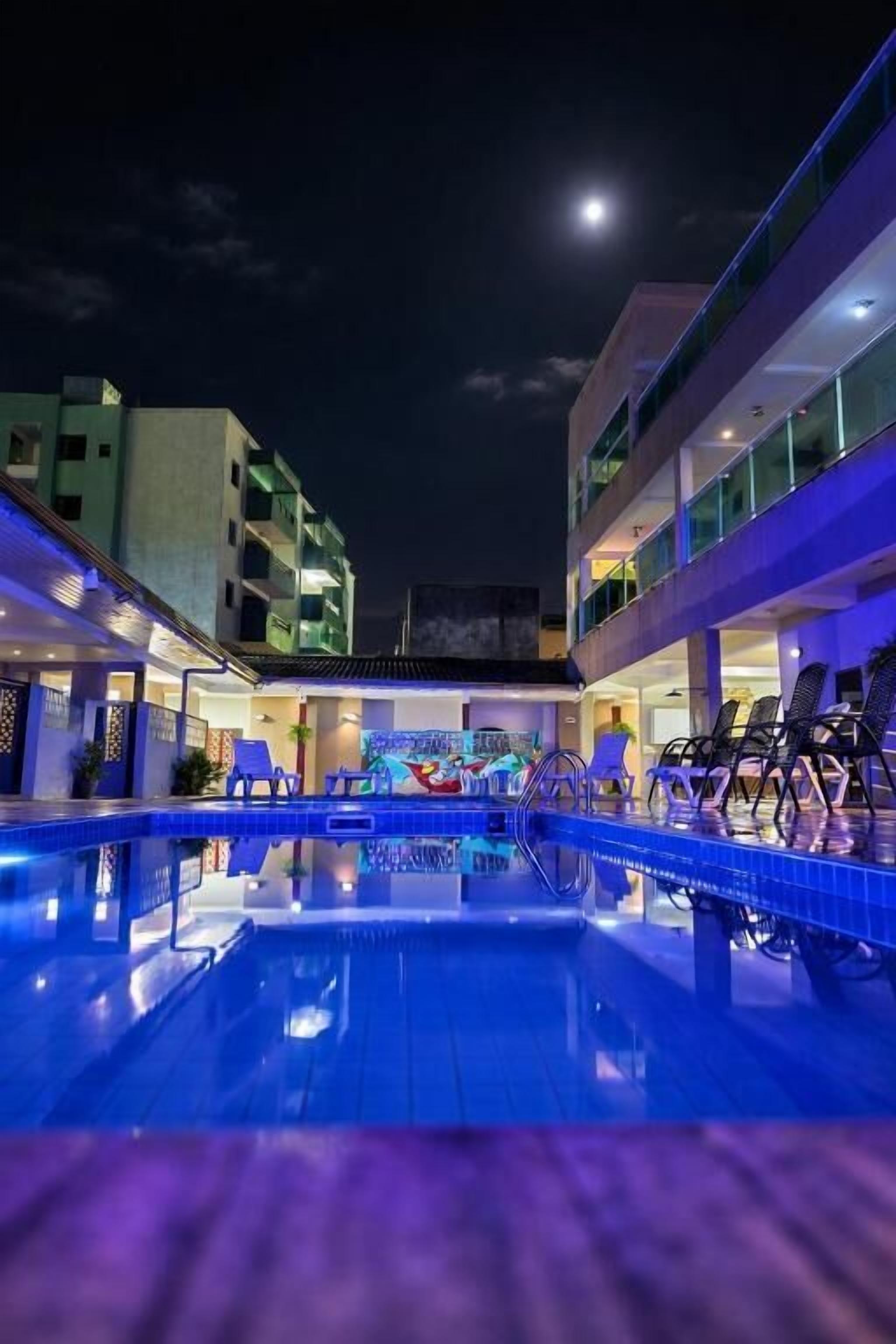 Indendørs pool