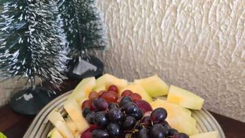 Tägliches inbegriffenes kontinentales Frühstück