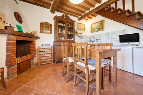 Podere Boschetto Moroni Guesthouse with Olive Grove, Sea View, Parking, and Wi-Fi