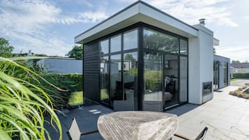 House | Outdoor dining