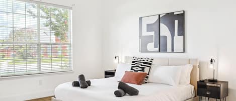 5 bedrooms, WiFi, bed sheets