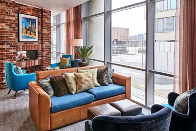 1BR Suite w/ Kitchen & Sofa Bed | Daily Breakfast!