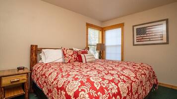 3 bedrooms, iron/ironing board, internet, bed sheets