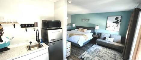 1 habitación, tabla de planchar con plancha, wifi y ropa de cama