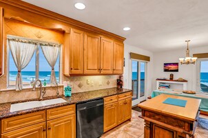 House, Multiple Beds, Ocean View (Beach Barn) | Private kitchen