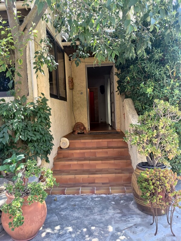 Exterior detail - In a quiet area but close to the beaches and downtown (La Ciotat)