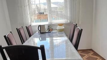 Cabin, Courtyard View | Dining