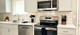 4BD 2BA Ranch on Catherine Westfield Fenced Yard