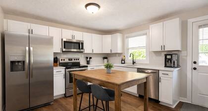 Grant House • King + 2 Queens • Walk Downtown