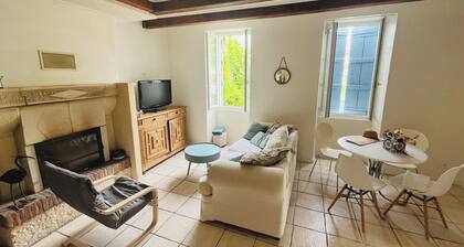 "At the Sundial" Cottage on the banks of the Charente