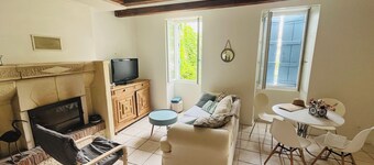 "At the Sundial" Cottage on the banks of the Charente