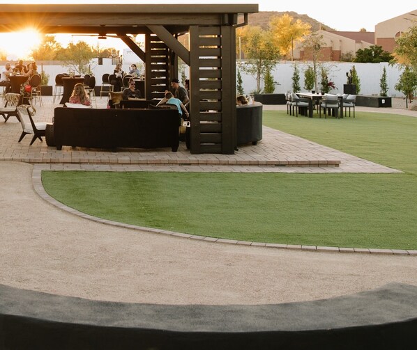 Outdoor dining - Artist Residency, Gallery Space & Event Space (Mesa)