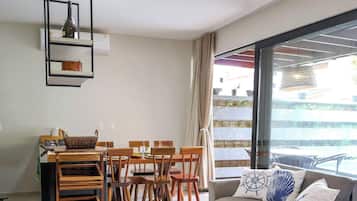 Villa | Dining