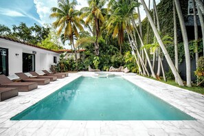 Unclassified image, 2 of 70, button - 8BR Mansion Near Kiki on the River, Home Cinema, Gym, Private Pool, BBQ (Miami)