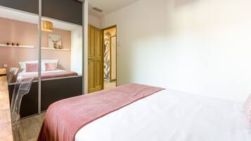 3 dormitorios, tabla de planchar con plancha, wifi y ropa de cama