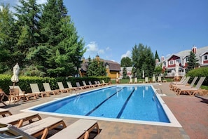 Pool - Ski Tremblant Boréalis Condo (Mont-Tremblant)