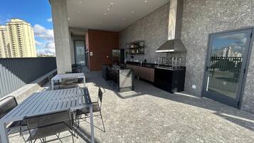 Tempat makan outdoor