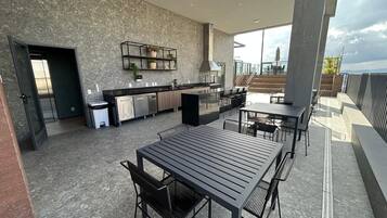 Studio | Outdoor dining