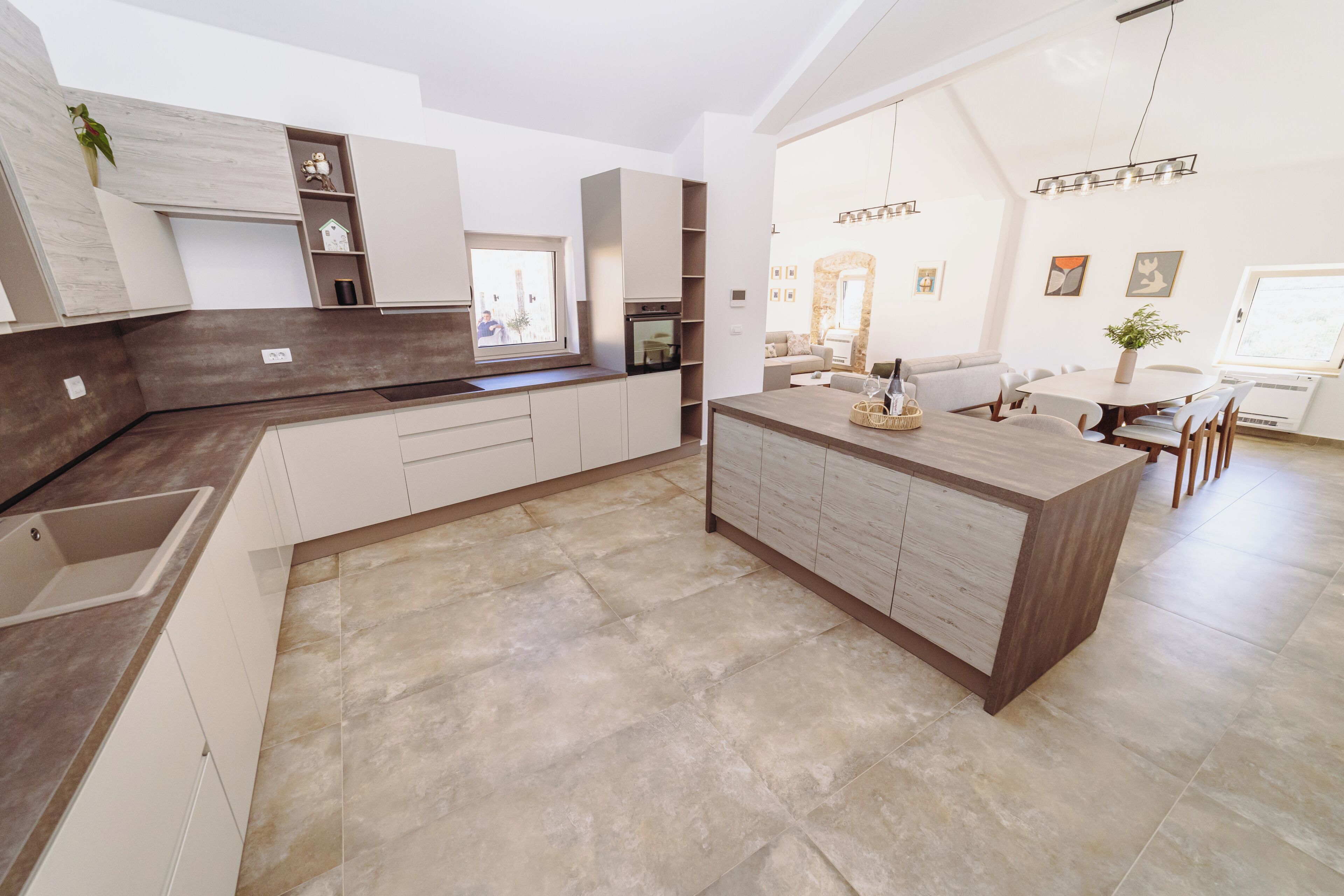 Traditional House, Garden View | Private kitchen