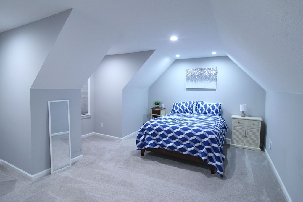 4 bedrooms, desk, iron/ironing board, free WiFi