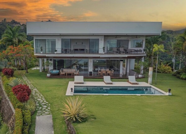 Exterior - Lovely 2-bedroom house with AC in Playa Hermosa (Playa Hermosa)