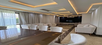 Lovely 3-bedroom apartment with AC in El Sheikh Zayed