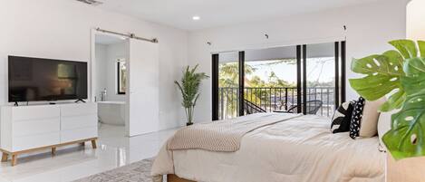 4 bedrooms, desk, iron/ironing board, free WiFi